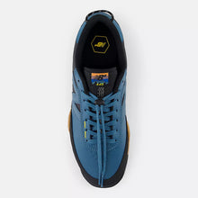 Cargar imagen en el visor de la galería, New Balance Numeric - 440 V2 Trail Low (Terrarium Black)